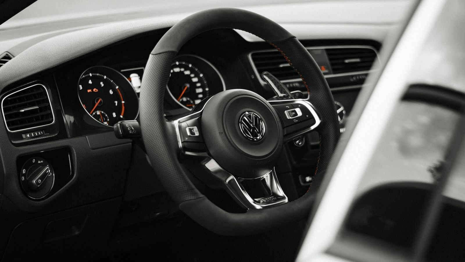 Modernes Fahrzeug-Cockpit – Bilder aus Käufersicht bewertet